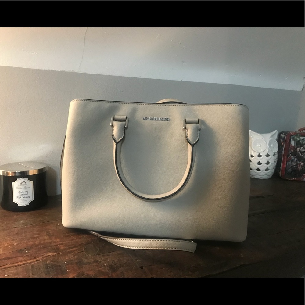 Micheal Kors Purse